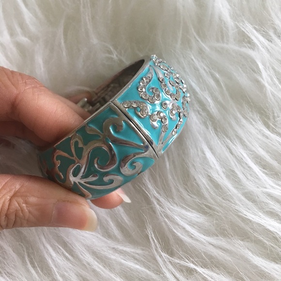 ‘Wendy’ Beautiful enameled bangle - Picture 7 of 7